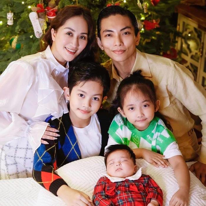 Vừa sinh bé thứ 3, Phan Hiển - Khánh Thi lại tiếp tục có tin vui: Ai cũng vào xin vía - Tin Tức
